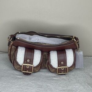 COACH Ashton Baguette Bag In Signature Canvas  Tan/Natural CY658 Outlet NEW